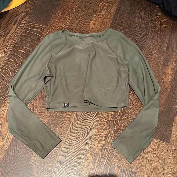 Alphalete Tops - Alphalete Long Sleeve Crop Top
